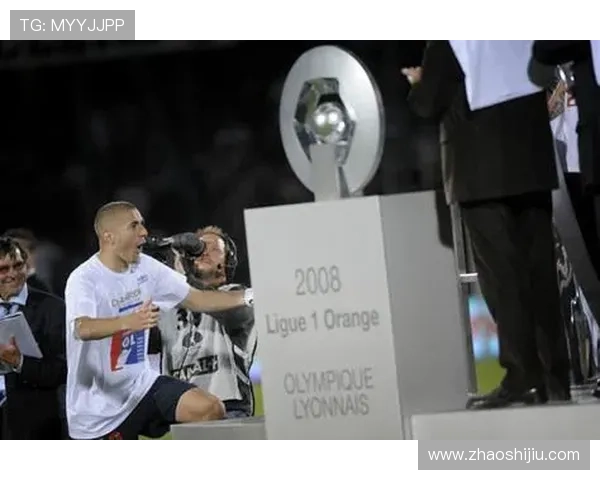 里昂俱乐部历史传承与现代发展探索足球文化的独特魅力 里昂俱乐部历史传承与现代发展探索足球文化的独特魅力