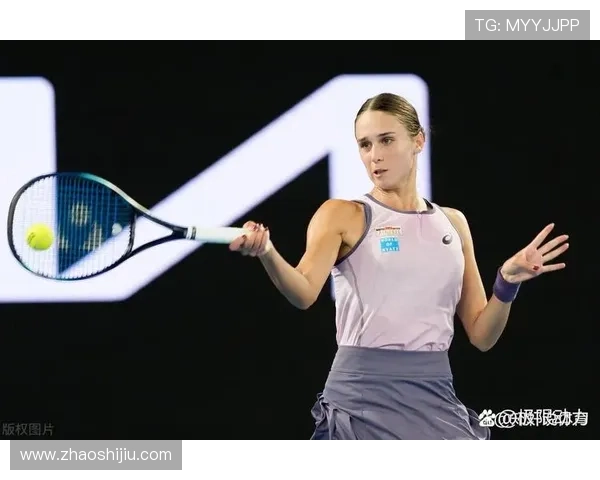 世界网球冠军赛激战正酣,年轻新星逆袭老将引关注