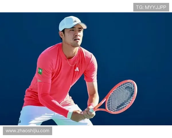 全新赛季揭幕网球明星纷纷亮相 各大赛事备战激烈竞争