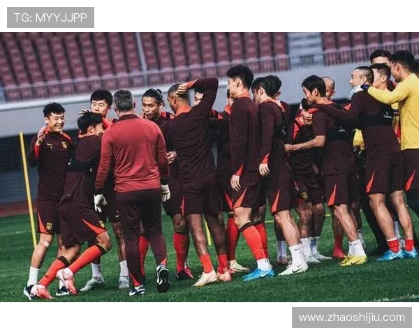 国足再度迎来关键战役年轻球员爆发助力球队晋级希望重燃 国足再度迎来关键战役年轻球员爆发助力球队晋级希望重燃