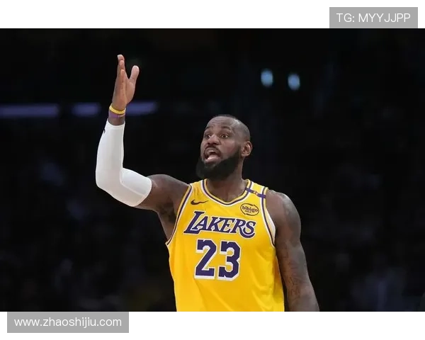 湖人逆转取胜詹姆斯再创纪录年轻球员爆发助球队稳居西部前列