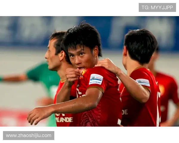 年轻前锋爆发助球队逆转晋级决赛引燃全场激情时刻再创辉煌壮丽篇